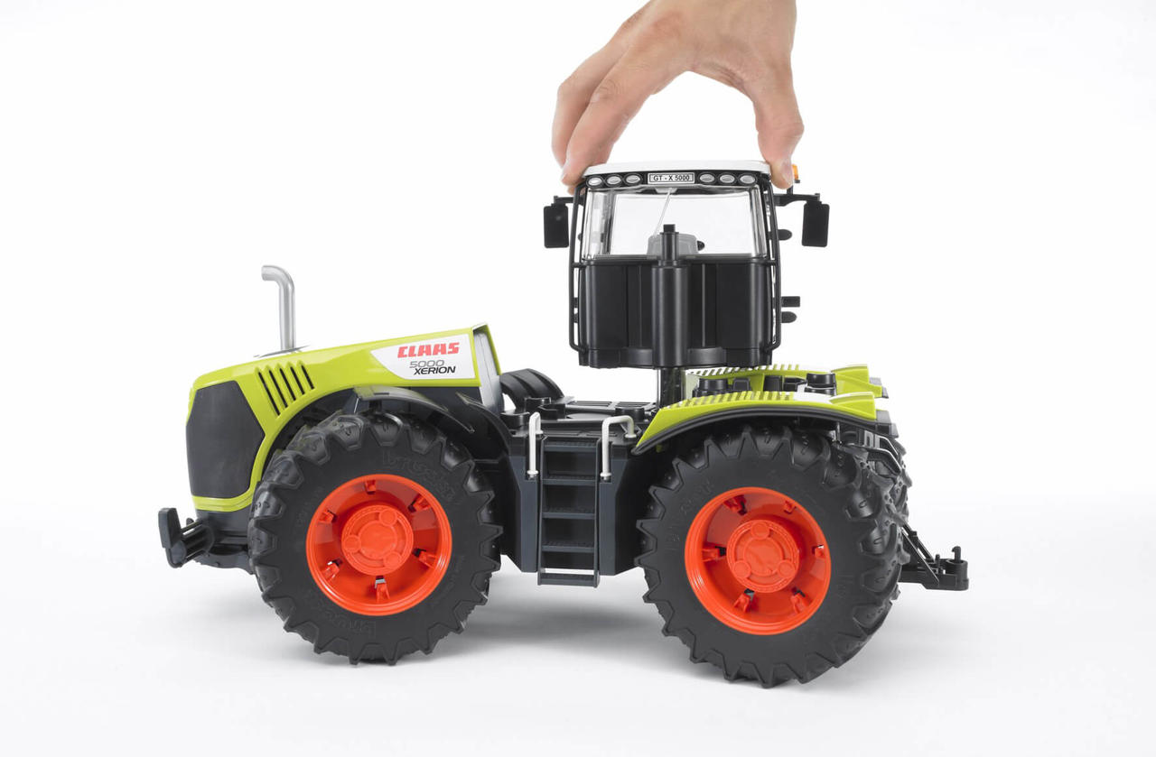 Bruder Trattore Claas Xerion 5000