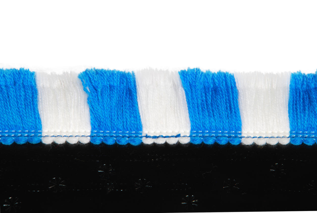 Fransenriemen Blechschnalle, Ledergravur blau/weiß