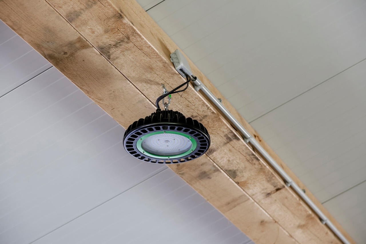Kerbl Projecteur à LED pour halles, dimmable
